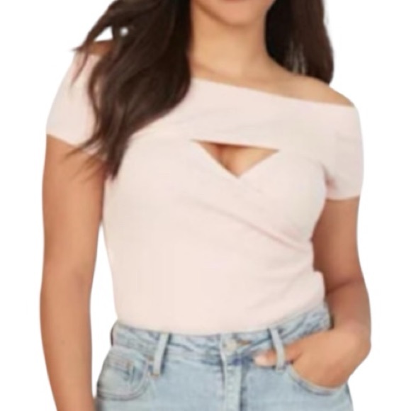 Guess Fairly Light Cutout Top - Picture 1 of 4